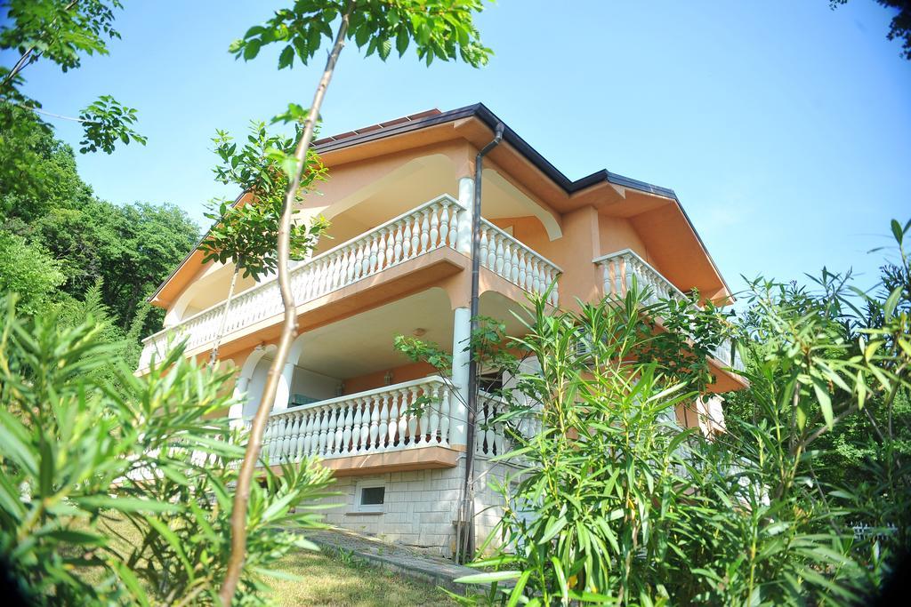 Apartments Viktorija Omišalj Δωμάτιο φωτογραφία