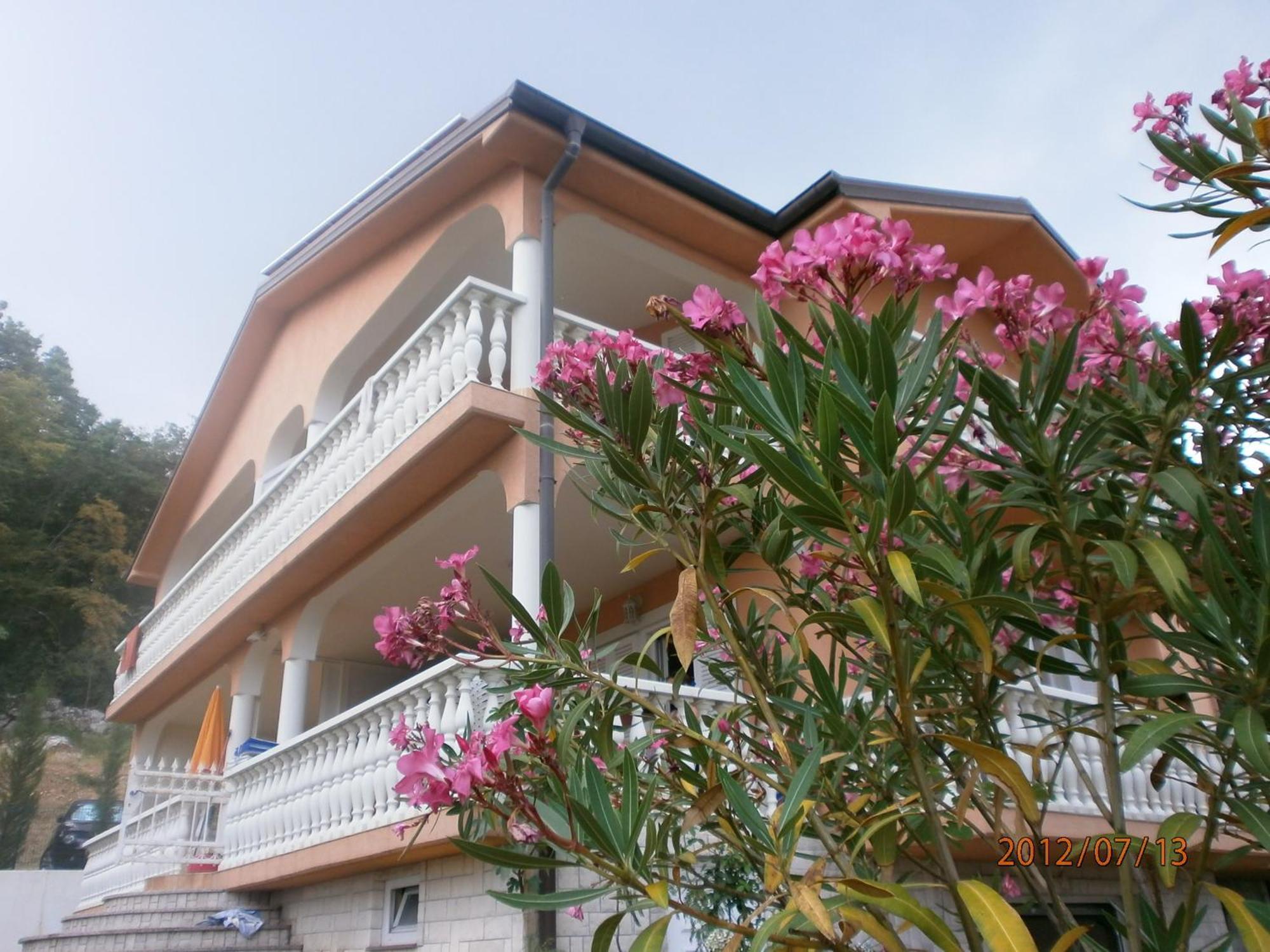 Apartments Viktorija Omišalj Εξωτερικό φωτογραφία
