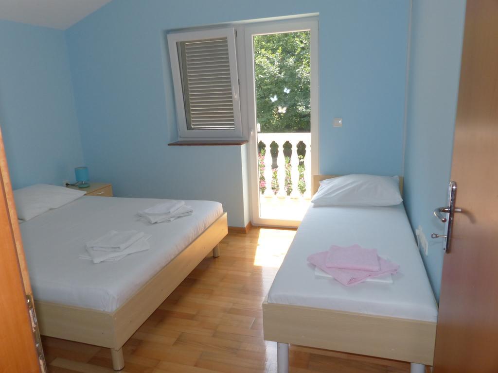 Apartments Viktorija Omišalj Εξωτερικό φωτογραφία