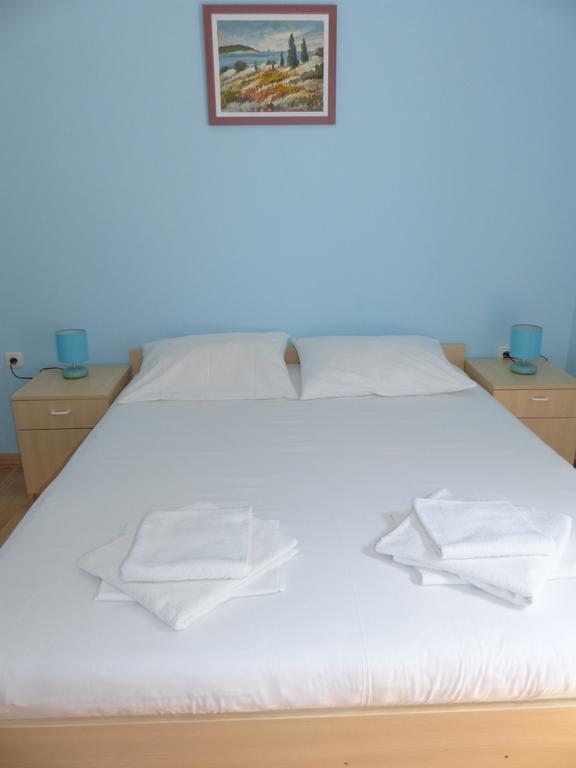 Apartments Viktorija Omišalj Εξωτερικό φωτογραφία