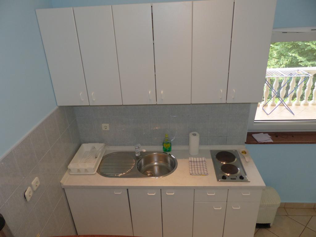 Apartments Viktorija Omišalj Εξωτερικό φωτογραφία